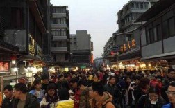 武汉步行街吃（武汉步行街小吃一条街图片）