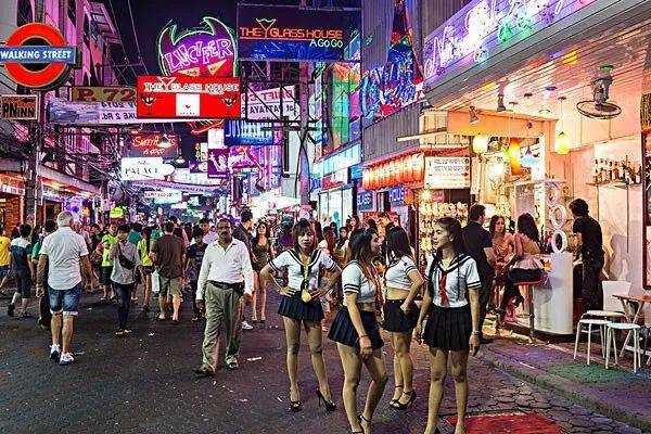 泰国风雨步行街（泰国步行街能干什么）-图2