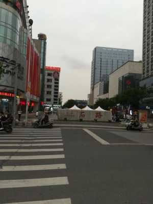 吴江石路步行街（吴江石路步行街地址）-图1