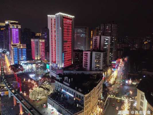 夜晚重庆南开步行街（重庆南开步行街在哪儿）-图2
